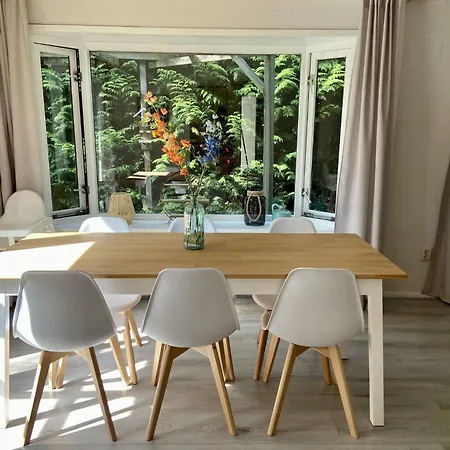 Veluwe Vakanties: Chalet Retreat with Private Sauna in National Park Putten Exterior photo