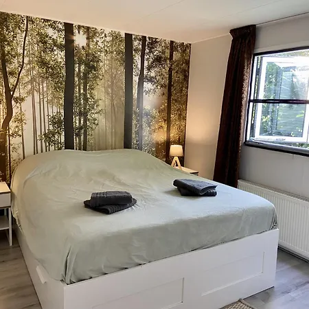 Veluwe Vakanties: Chalet Retreat with Private Sauna in National Park Putten Exterior photo
