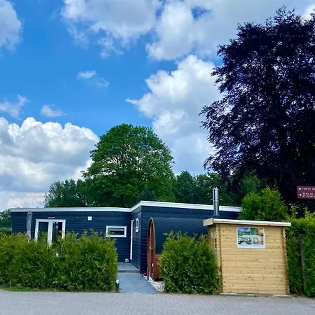 Veluwe Vakanties: Chalet Retreat with Private Sauna in National Park Putten Exterior photo