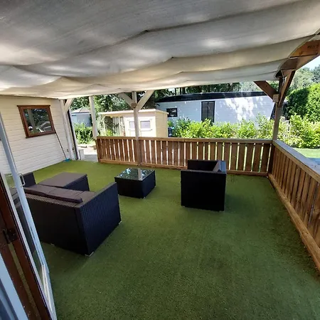 Veluwe Vakanties: Chalet Retreat with Private Sauna in National Park Putten Room photo