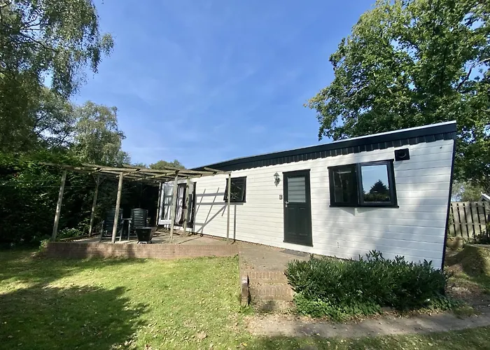 Veluwe Vakanties Chalets With Private Barrel Sauna - With Pool Bar And Restaurant Facilities In The Veluwe National Park