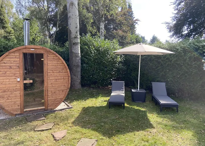 Veluwe Vakanties Chalets With Private Barrel Sauna - With Pool Bar And Restaurant Facilities In The Veluwe National Park